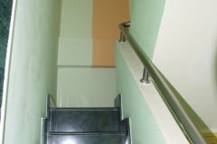 14_Gleiche-Treppe_Farbe-als-Eyecather-der-hoch-zieht_nachher