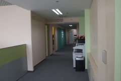 03_Blick zu Eingangsbereich-Gang