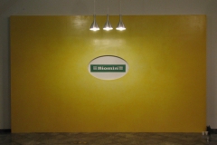 15_Empfangswand_noch_ohne_Pult