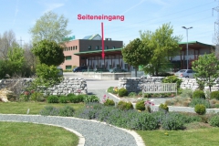 09_Blick-vom-Mittenstein-zum-Seiteneingang